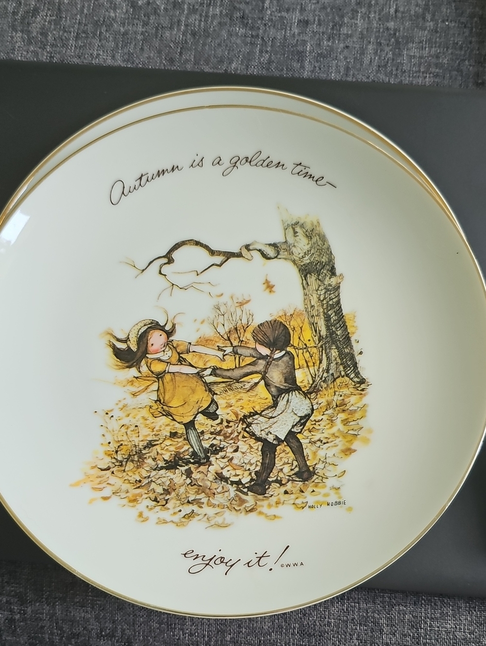 Holly Hobbie Plate Autumn Fall Time decorative Collectible Decor 80s Wall Sister